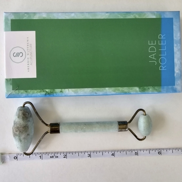 💚 Jade Double-Ended Face Roller - Picture 7 of 8